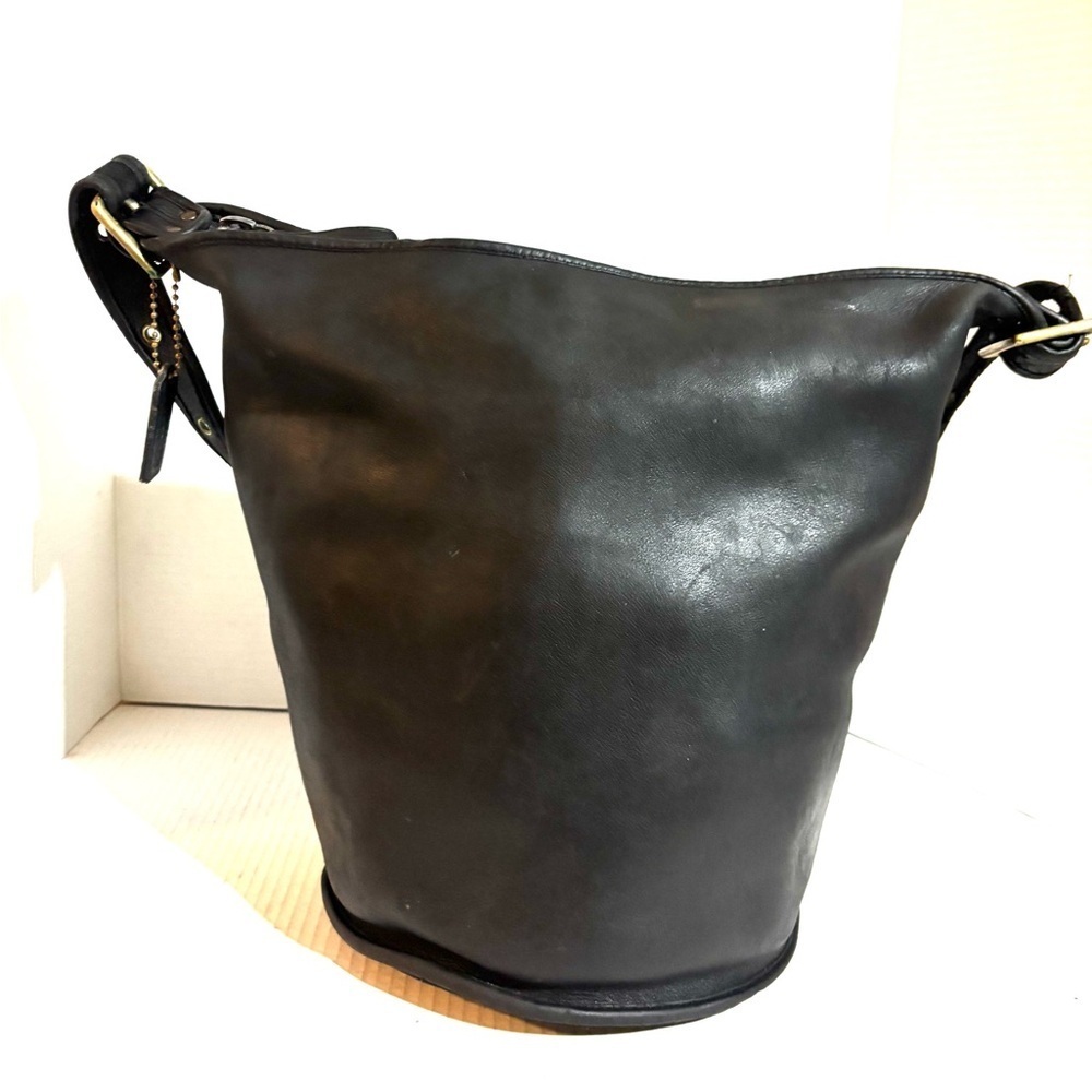 Coach vintage Black Leather bucket crossbody Bag - Picture 3 of 9